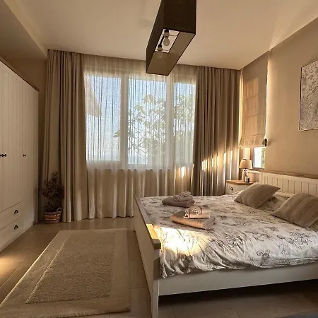 Private Seaview In Blacksearama - 1st Line *