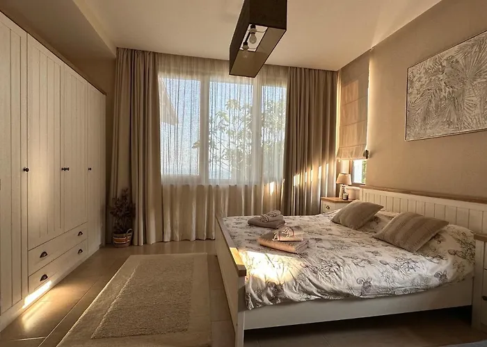 Private Seaview In Blacksearama - 1st Line *